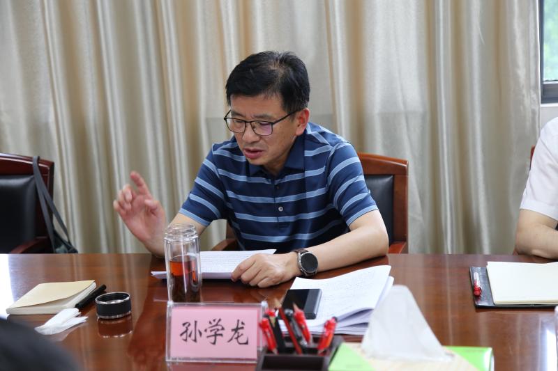 7月11日下午,市政府副市长,一级巡视员孙学龙主持召开六安市就业促进